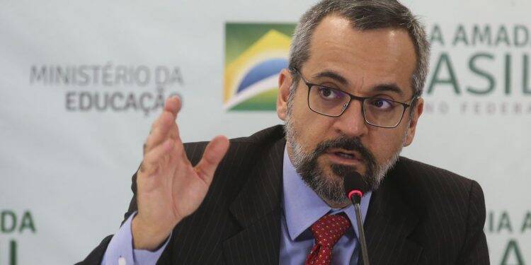 Abraham Weintraub anuncia saída do Ministério da Educação