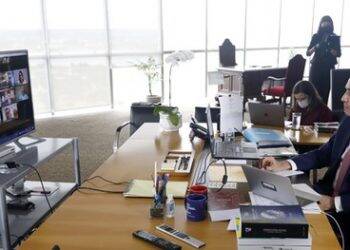 Reunião entre TSE, Câmara, Senado e especialistas em Saúde discute adiamento das eleições