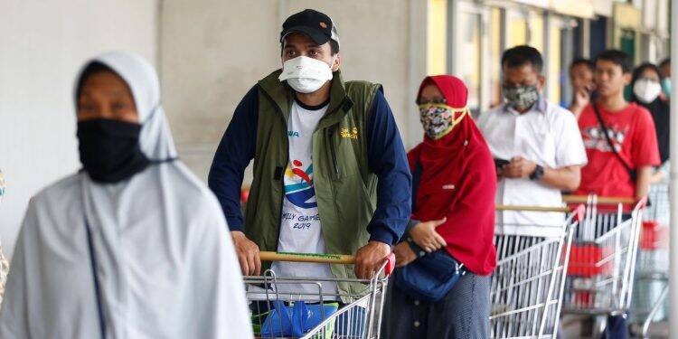 Foz: central encontra paciente no mercado ao ligar para informar teste positivo de Covid-19