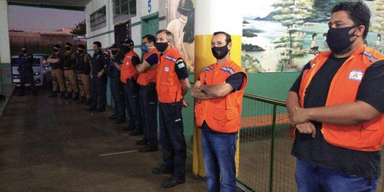 Começa primeiro dia de bloqueio em bairro de Foz do Iguaçu