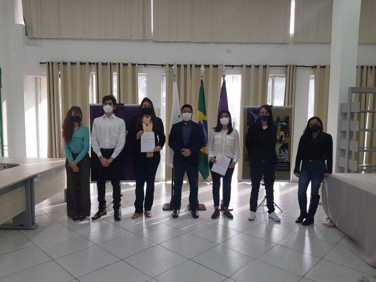 Unila forma dois primeiros médicos no curso de medicina em Foz