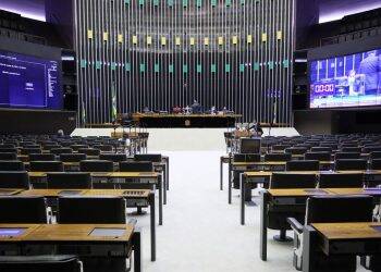 Câmara aprova texto base de Medida Provisória que altera regras trabalhistas