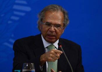 Auxílio emergencial de R$ 600 é prorrogado por mais dois meses