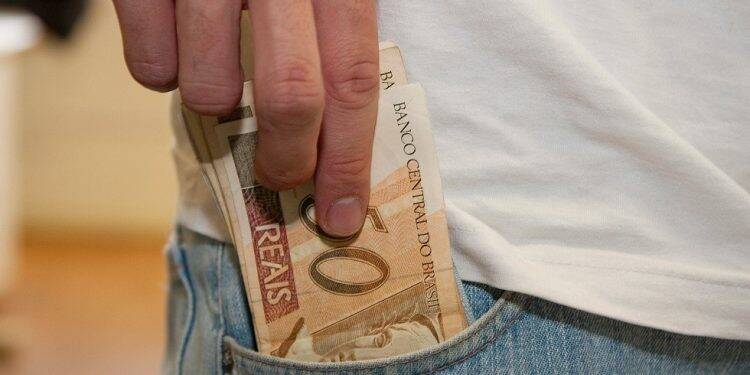 Polícia de Foz realiza operação contra criminosos que receberam auxílio emergencial