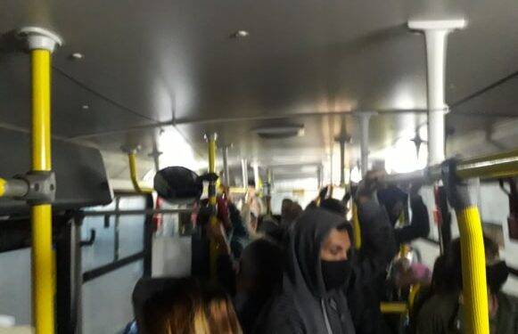 Usuário registra ônibus da linha Primeiro de Maio lotado nesta manhã