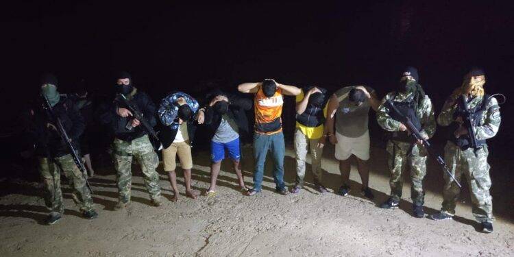 Cinco paraguaios são presos tentado voltar ao país pelo Rio Paraná