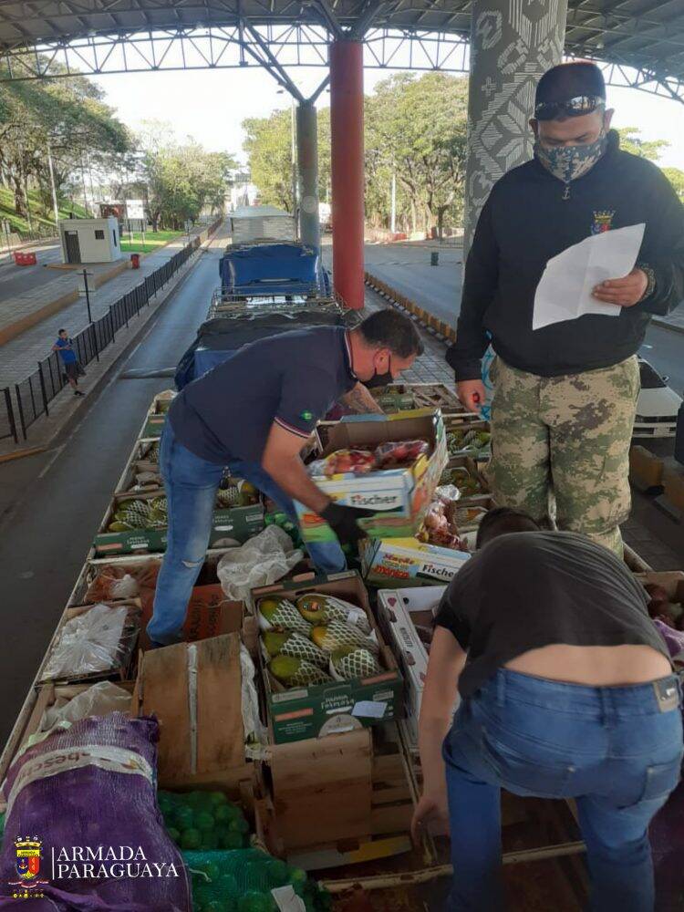 Paraguai fiscaliza retomada de pequenos transportadores pela Ponte da Amizade