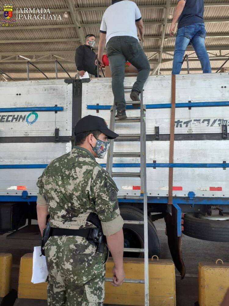 Paraguai fiscaliza retomada de pequenos transportadores pela Ponte da Amizade