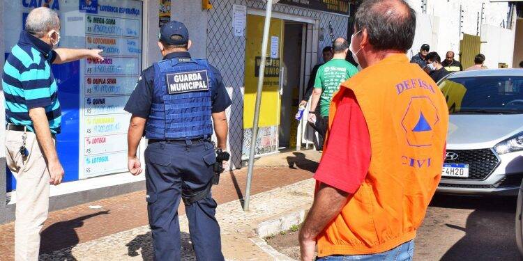 Fim de semana teve mais de 200 denúncias de desobediência à orientações sanitárias