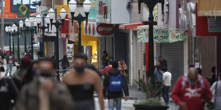 Confiança de comerciantes tem primeira alta durante a pandemia