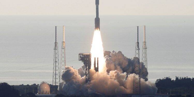 Nasa lança nova sonda para Marte em busca de vida passada no planeta