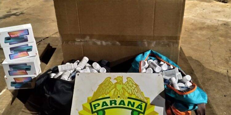 Polícia apreende remédios e eletrônicos na rodoviária de Medianeira
