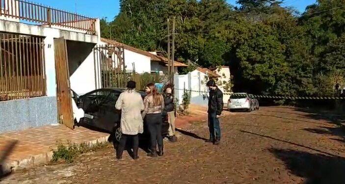 Homem é prensado contra portão pelo próprio veículo e morre no Jardim Belvedere