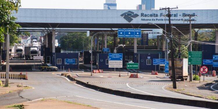 Comércio de Foz é favorecido pela retomada das importações de pequeno porte autorizadas pela Aduana do Paraguai