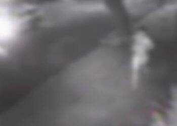 Em Cascavel, homem é preso correndo nu durante a madrugada