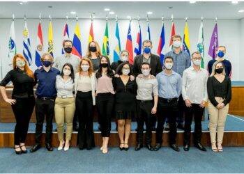 UNILA forma mais dez estudantes de Medicina da primeira turma