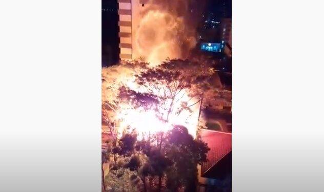 Incêndio destrói casa no centro de Foz do Iguaçu