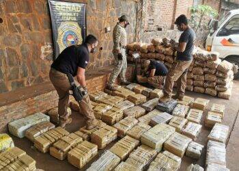 Senad intercepta caminhão com cerca de 730 quilos de maconha no Paraguai