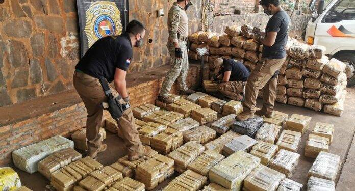 Senad intercepta caminhão com cerca de 730 quilos de maconha no Paraguai