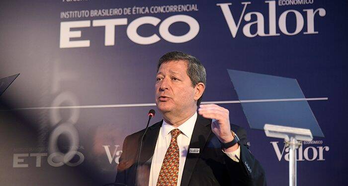 54% dos cigarros vendidos no Brasil são contrabandeados