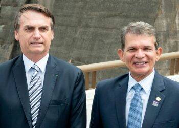 Bolsonaro volta a elogiar Silva e Luna