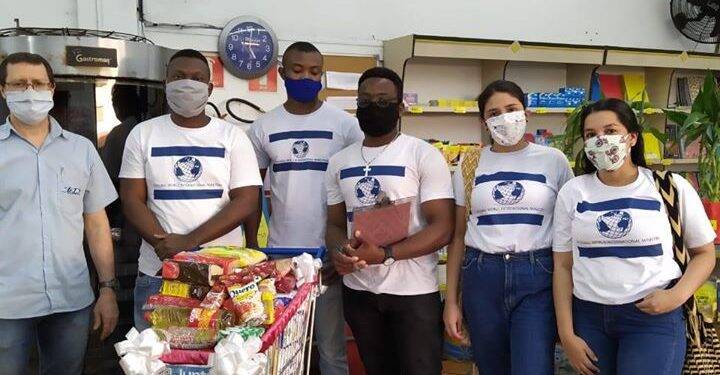 Egressos e estudantes da UNILA integram ONG que atua nas áreas de educação e imigração