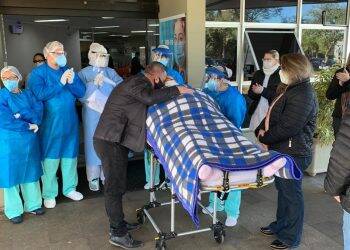 Costa Cavalcanti dá alta à 13ª paciente de covid-19; atendimento foi gratuito