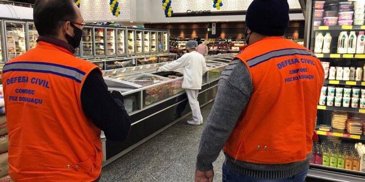 Prefeitura reforça orientações em supermercados de Foz do Iguaçu