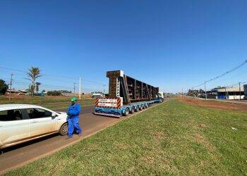 Segunda viga longarina da Ponte da Integração já está em Foz