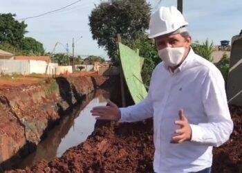 Prefeito Chico Brasileiro volta ao trabalho presencial