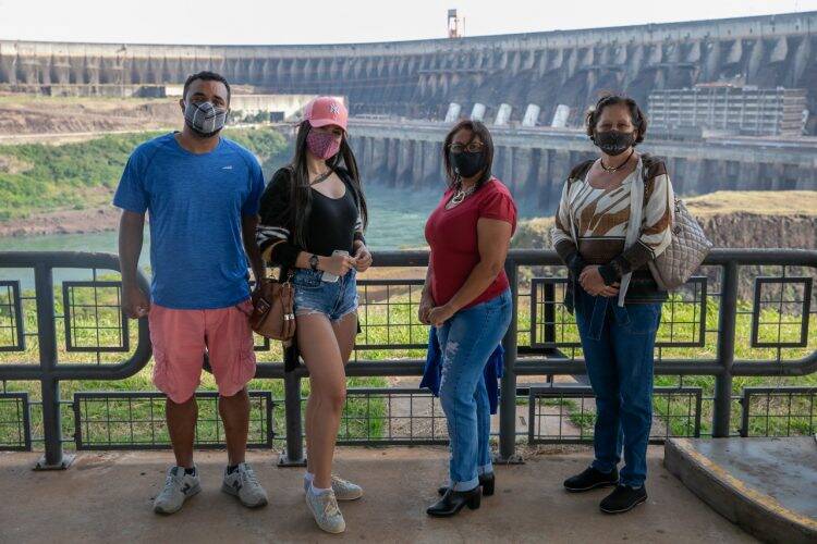 Turismo Itaipu: visitantes aprovam medidas de segurança adotadas