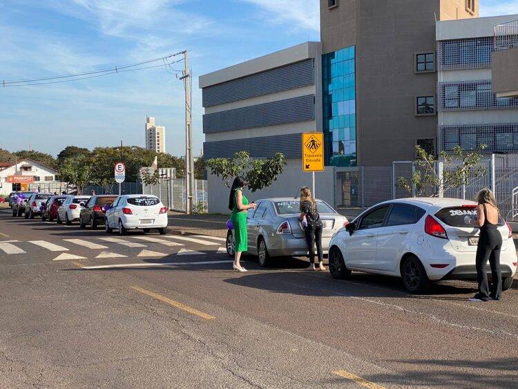 Carreata marca Dia Estadual do Combate ao Feminicídio em Foz