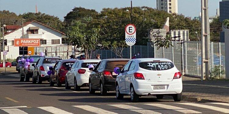 Carreata marca Dia Estadual do Combate ao Feminicídio em Foz