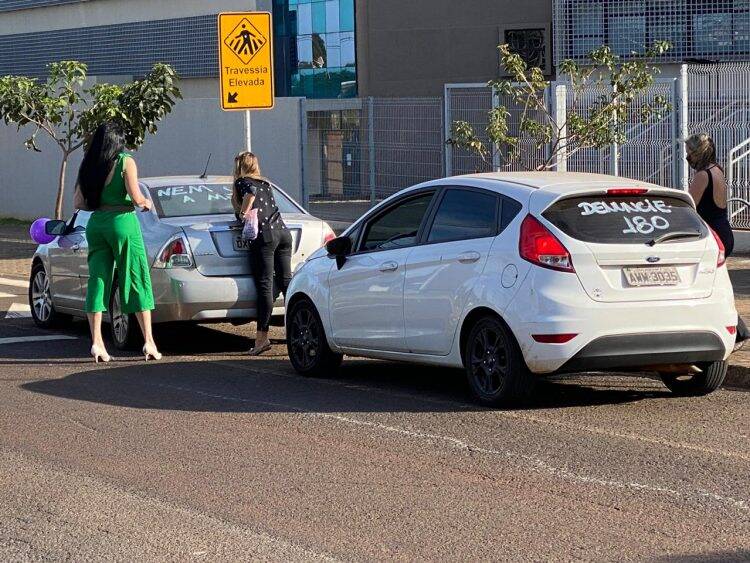 Carreata marca Dia Estadual do Combate ao Feminicídio em Foz