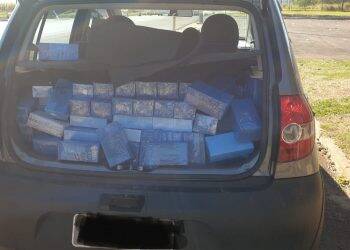 PRF apreende veículo lotado de celulares em Santa Terezinha de Itaipu (PR)