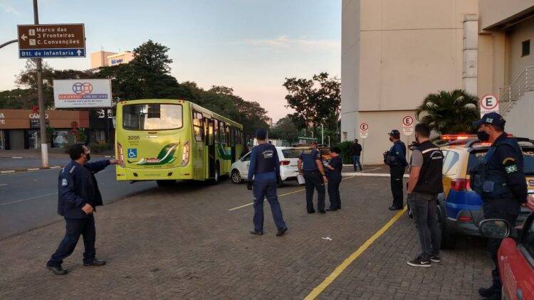 Fiscalização constata descumprimento de medidas sanitárias no transporte coletivo