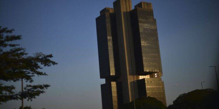 Banco Central anuncia lançamento da nota de R$ 200