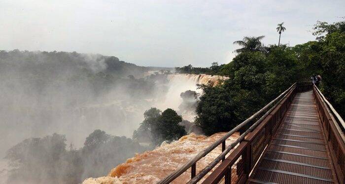 25 toneladas de lixo são retirados do lado argentino das Cataratas