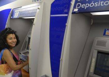 Bancos ainda estudam oferta de crédito garantido por saque-aniversário