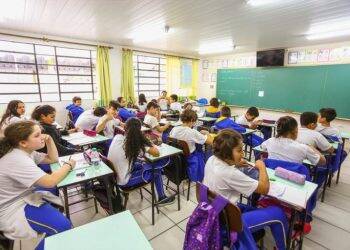 Proposta preliminar de retorno às escolas prevê revezamento de aulas presenciais e remotas a cada 15 dias