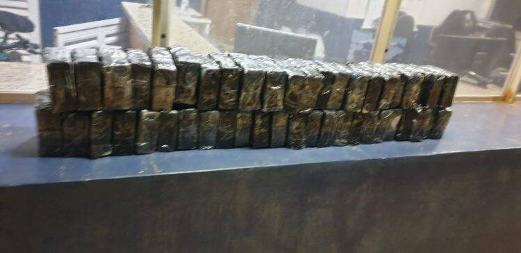 PRF apreende 45 mil comprimidos contrabandeados em STI