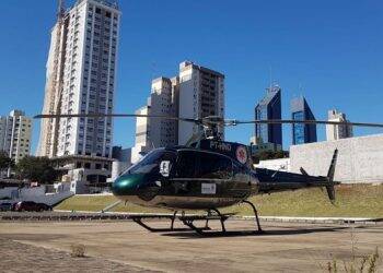 Helicóptero realiza transferência de homem que estava internado em Foz
