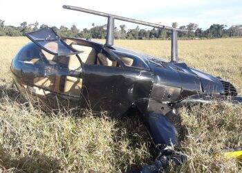 Helicóptero faz pouso forçado no Paraná e polícia encontra mala com R$ 500 mil