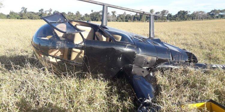 Helicóptero faz pouso forçado no Paraná e polícia encontra mala com R$ 500 mil