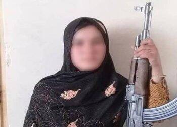 Menina de 16 anos se vinga e mata talibãs após morte dos pais