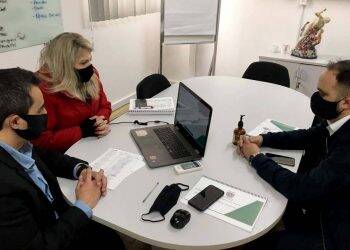 Aulas presenciais no Paraná retornam em setembro e serão escalonadas