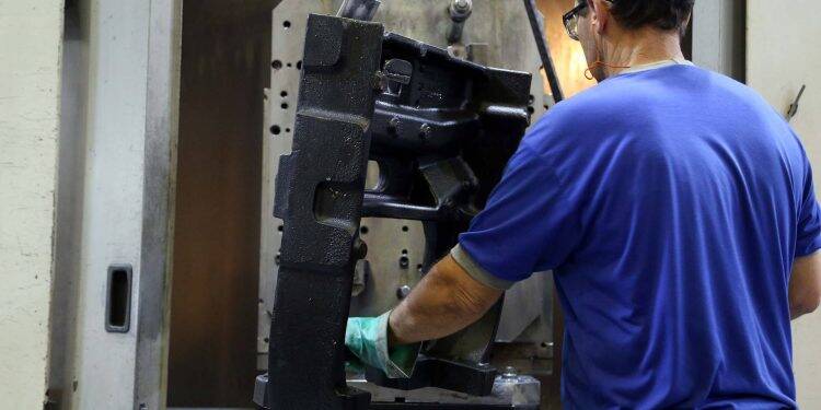 Número de pessoas empregadas no Paraná é um dos maiores do País