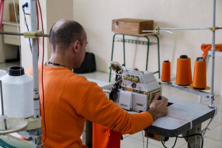 Mais de 29% dos presos trabalham no Paraná