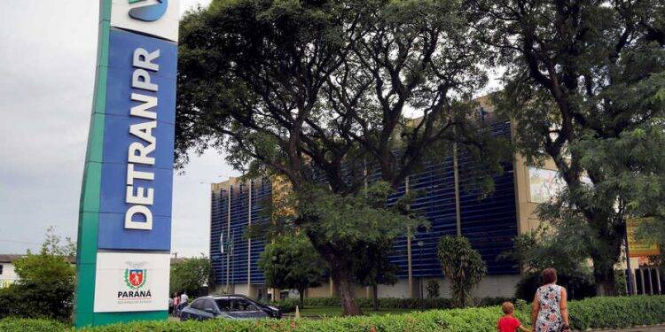 Detran-PR suspende atendimento presencial em Foz e outras cidades