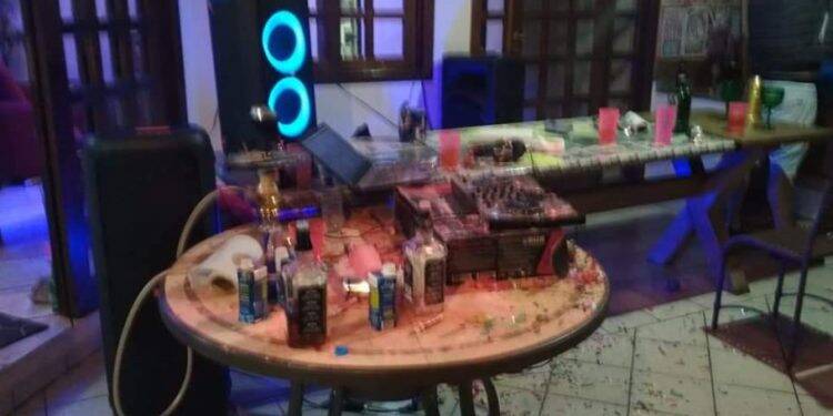 Médico, dentista e outros, flagrados em festa no sudoeste, são multados em R$ 22 mil